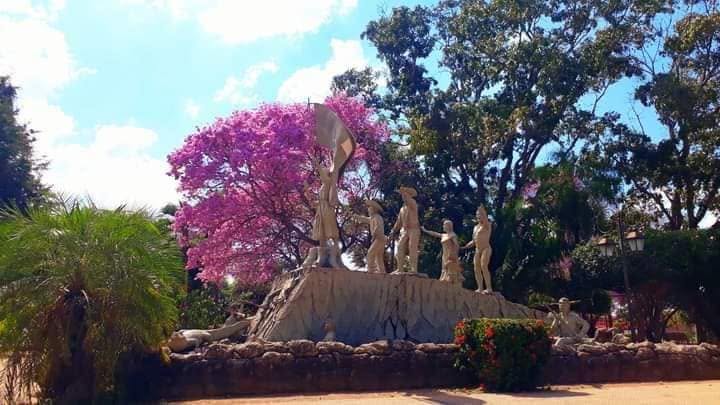 Monumento a la fundación de Magdalena