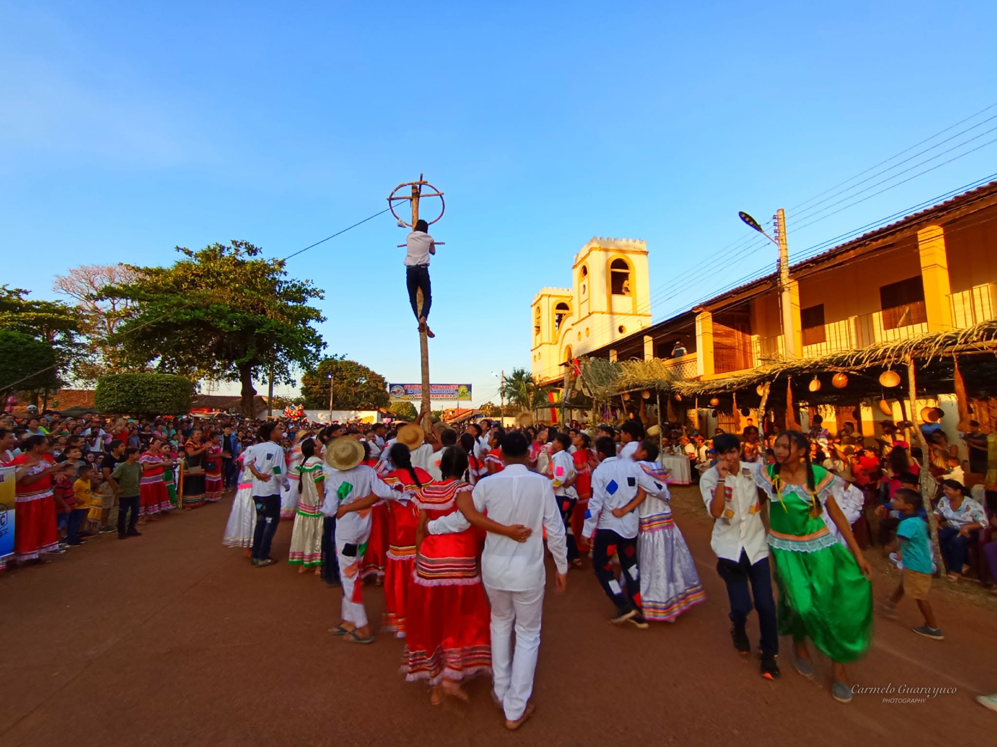 Palo encebao y danzas típicas en Magdalena