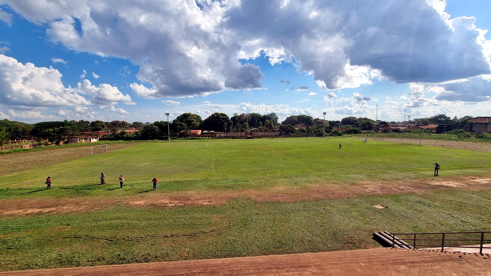 Mantenimiento del campo deportivo municipal